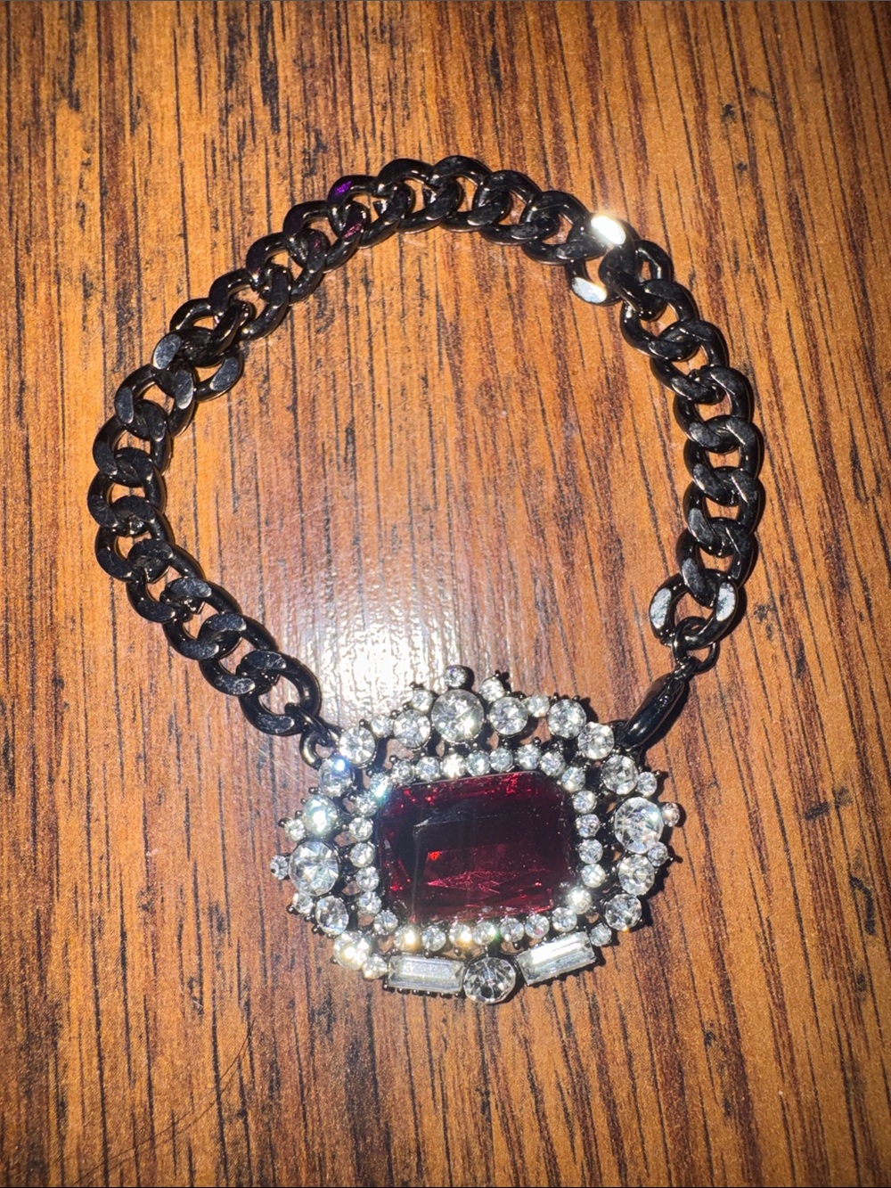 Elegant Large Chain Bracelet with Red Crystal Center C1.Bk.R.2